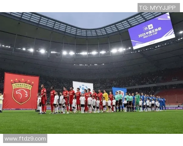 中国足球小球迷:从校园到赛场的梦想与坚持 中国足球小球迷:从校园到赛场的梦想与坚持