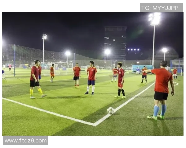 球星亲自打造室内足球场 为爱好者提供专业训练与娱乐新天地