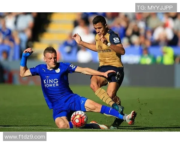 足球场上的英俊传奇：这些帅气球星如何凭魅力征服球迷和赛场